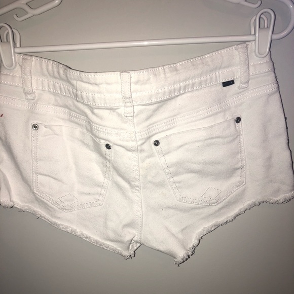 White denim shorts - Picture 2 of 6